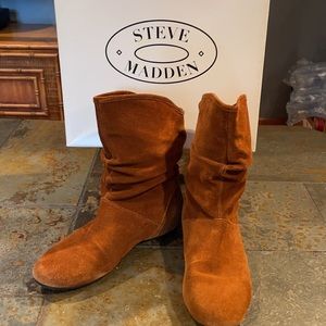 Steve Madden Calliee Chestnut Suede Boots - Size 8